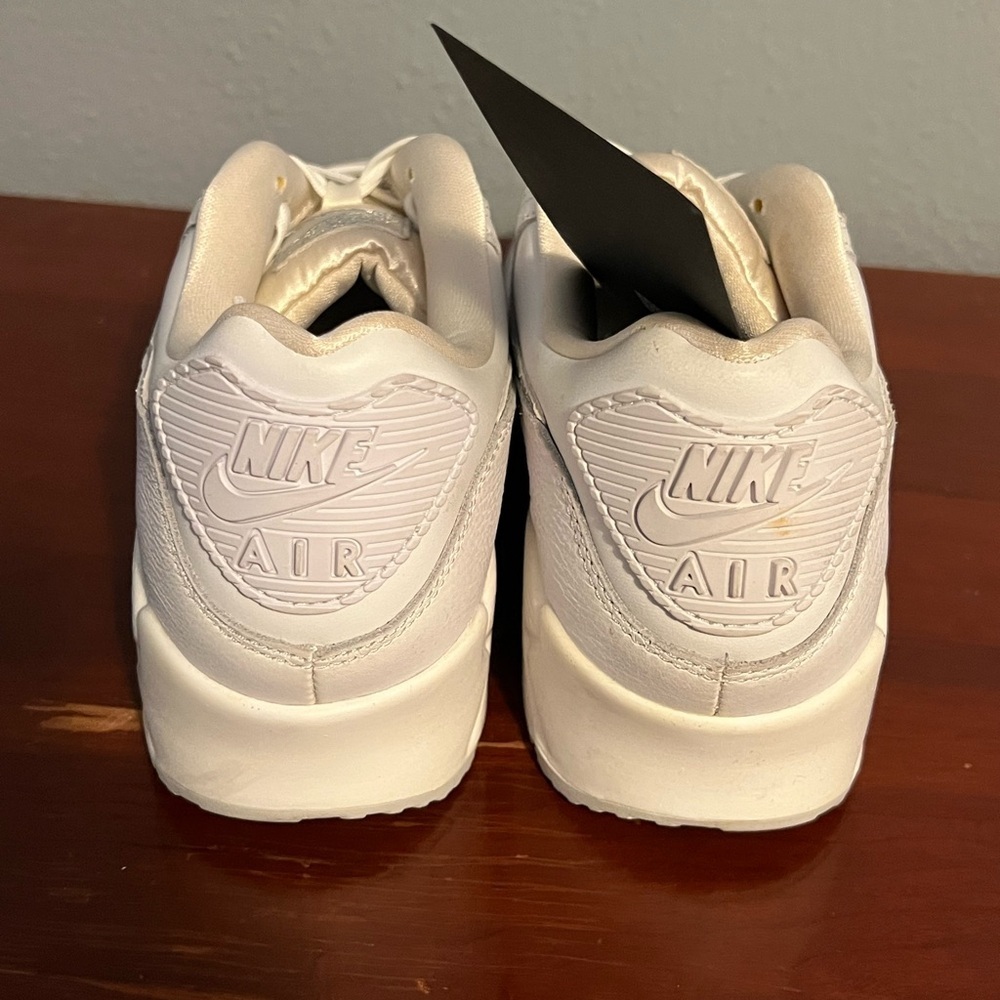 Nike White and Silver Air Max 90 Excellent Condition Pre Owned - Picture 8 of 8